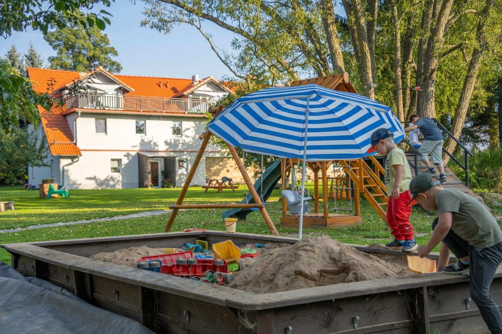 לינה וארוחת בוקר Gajowka  Dom W Domu - Izera Glamping מראה חיצוני תמונה