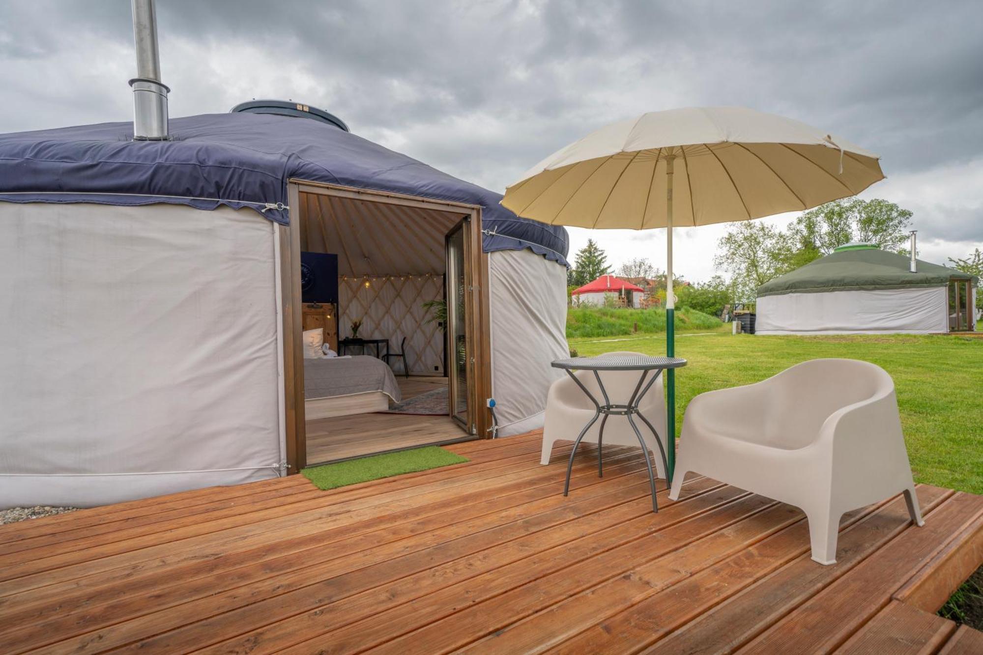 לינה וארוחת בוקר Gajowka  Dom W Domu - Izera Glamping חדר תמונה