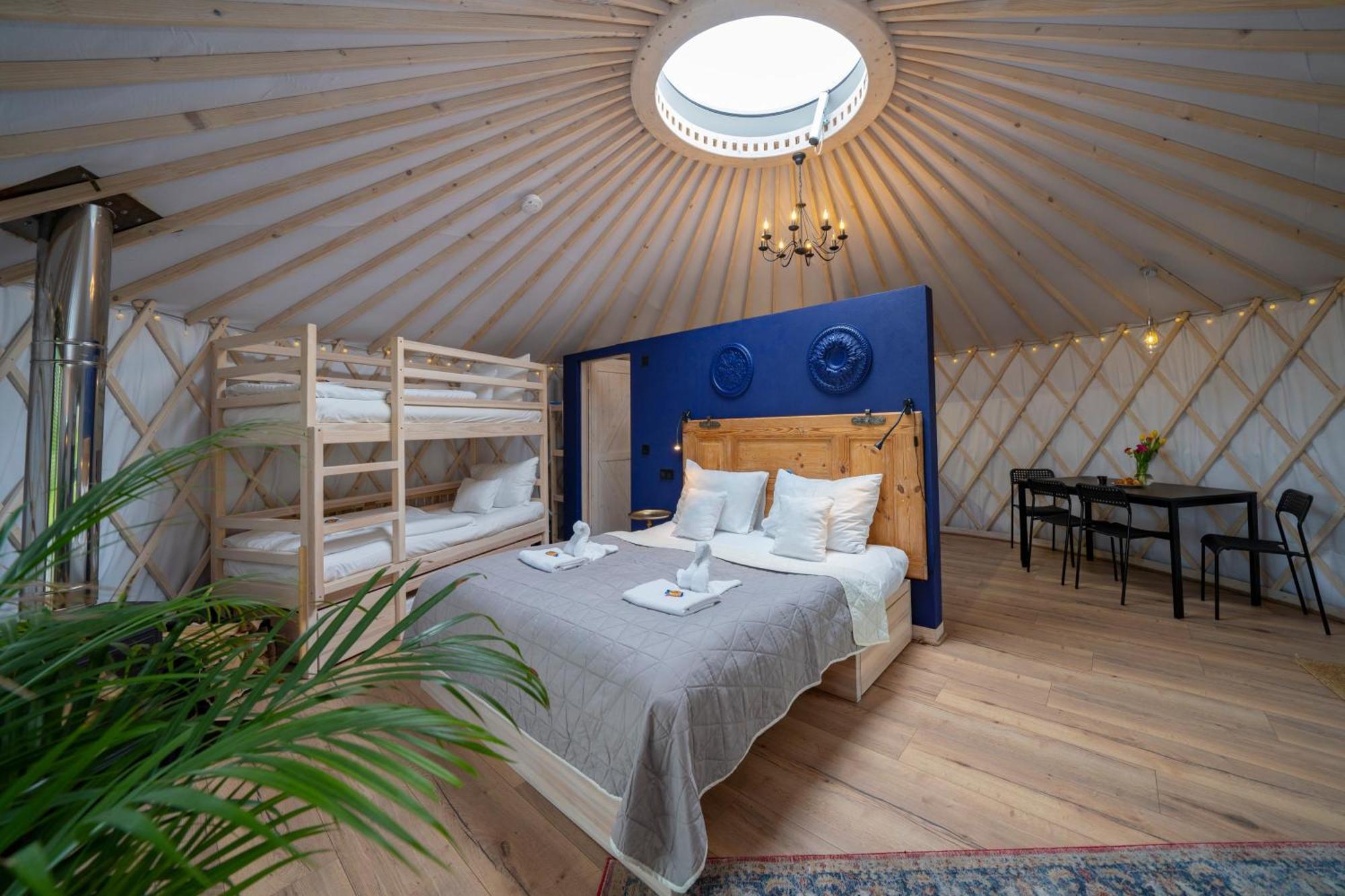 לינה וארוחת בוקר Gajowka  Dom W Domu - Izera Glamping חדר תמונה
