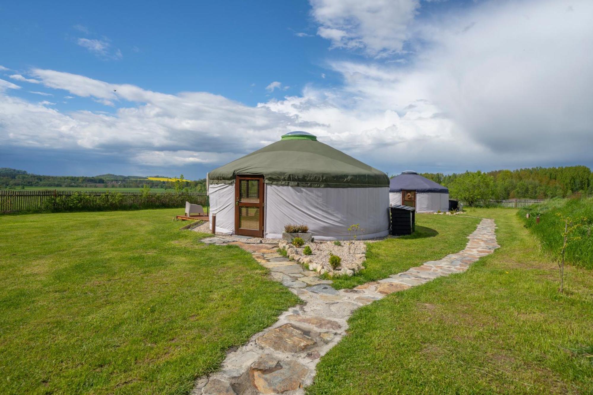 לינה וארוחת בוקר Gajowka  Dom W Domu - Izera Glamping חדר תמונה